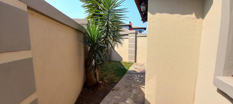 5 Bedroom Property for Sale in Savannah Country Estate Gauteng