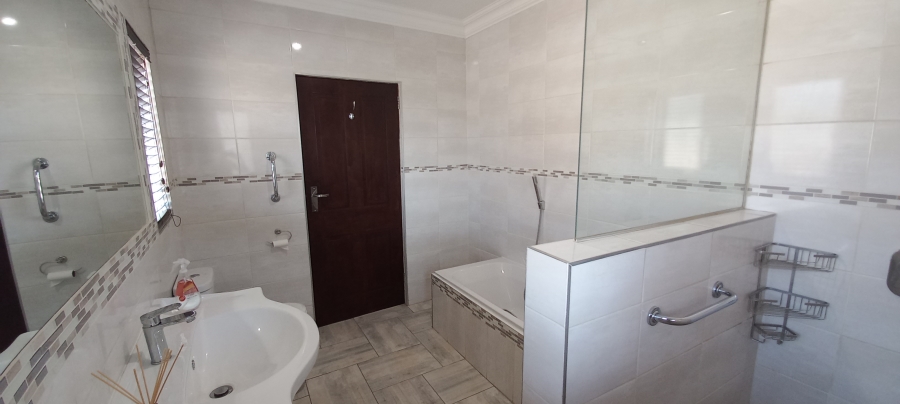 5 Bedroom Property for Sale in Savannah Country Estate Gauteng