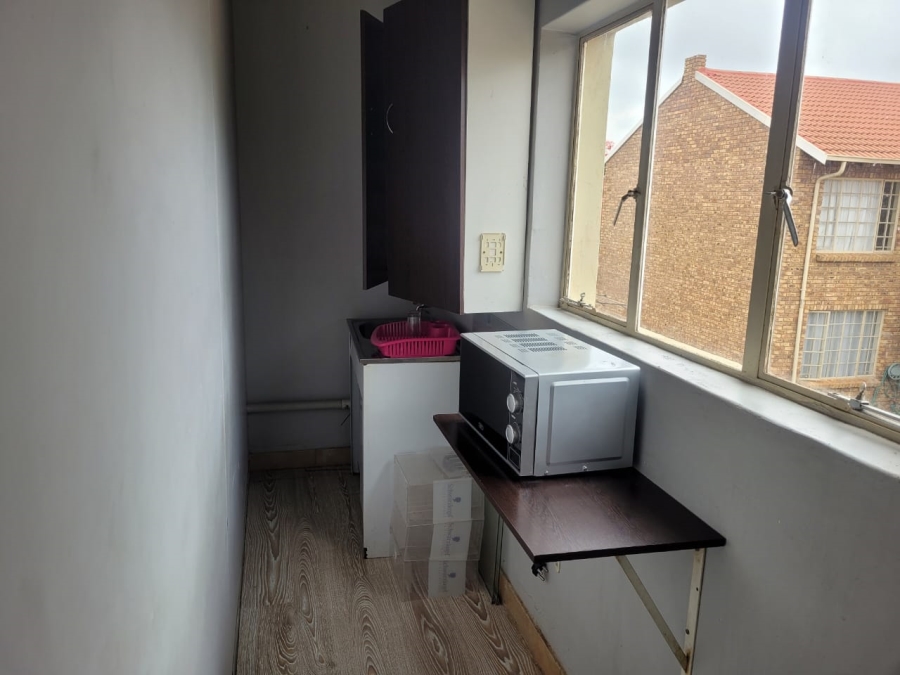 To Let commercial Property for Rent in Pierre Van Ryneveld Gauteng