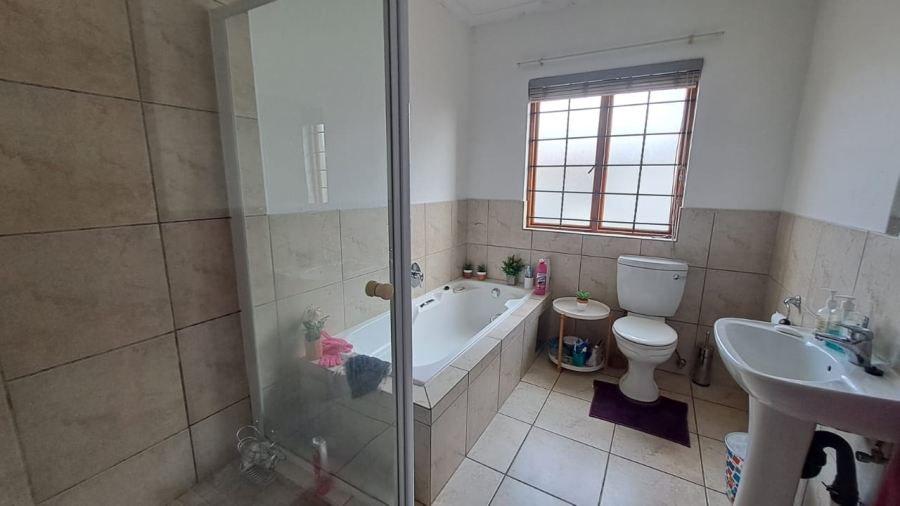 3 Bedroom Property for Sale in Country View Gauteng