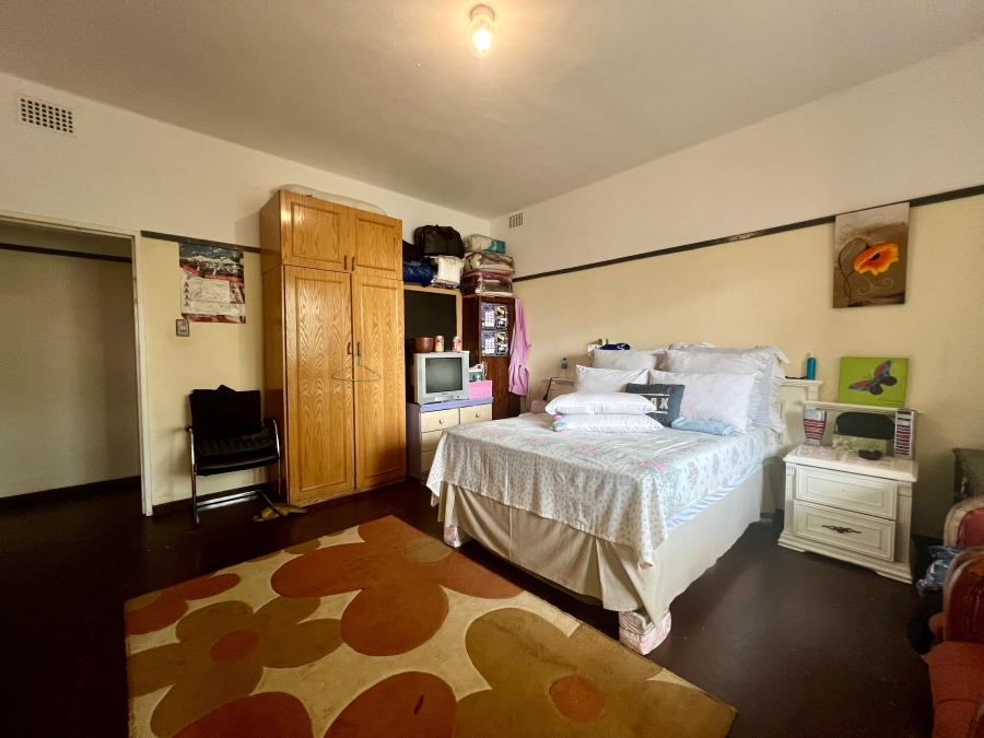 8 Bedroom Property for Sale in Rosettenville Gauteng