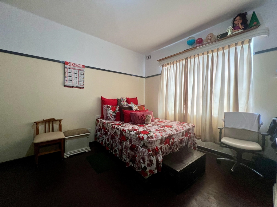 8 Bedroom Property for Sale in Rosettenville Gauteng