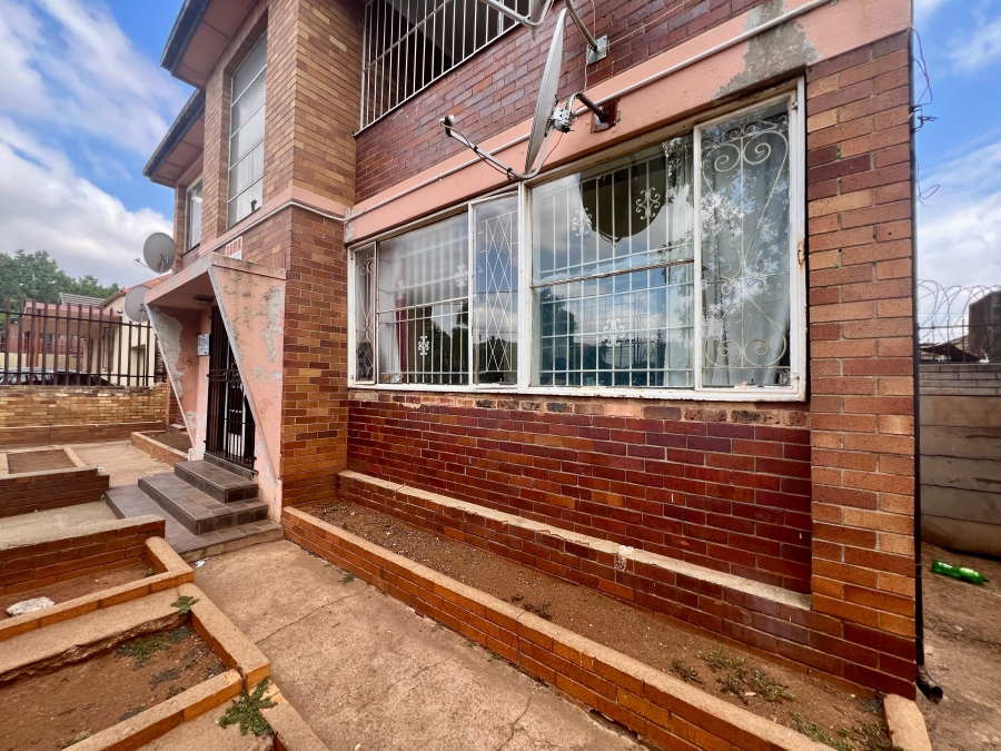 8 Bedroom Property for Sale in Rosettenville Gauteng