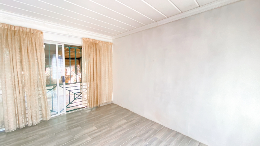 3 Bedroom Property for Sale in La Montagne Gauteng