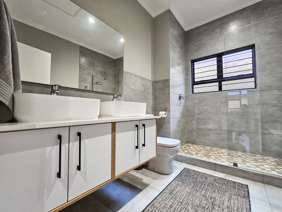 3 Bedroom Property for Sale in Olympus AH Gauteng