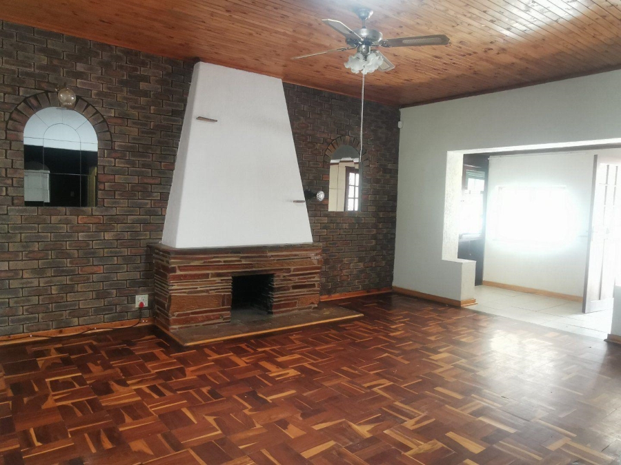 6 Bedroom Property for Sale in Discovery Gauteng