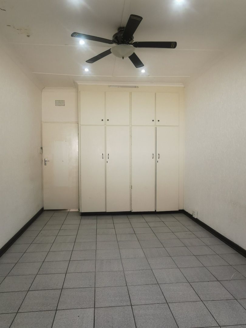 6 Bedroom Property for Sale in Discovery Gauteng