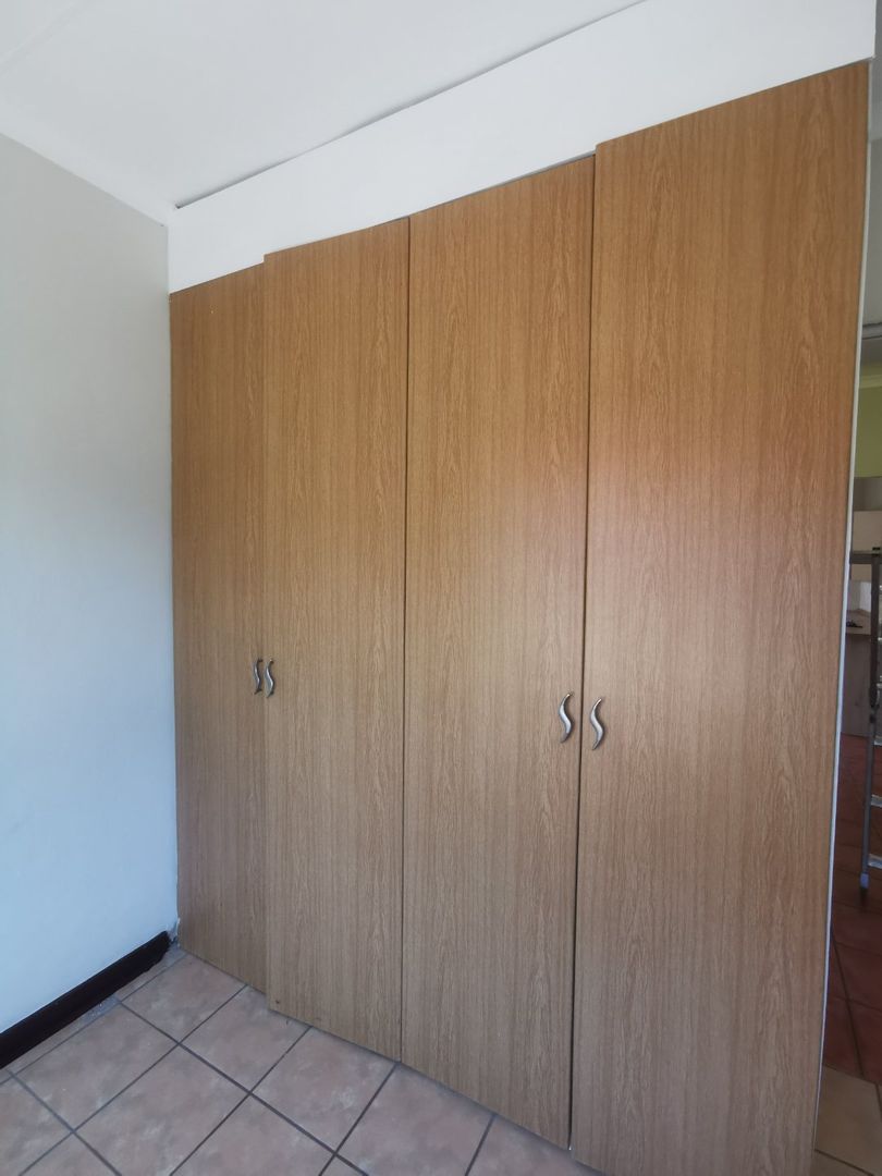 6 Bedroom Property for Sale in Discovery Gauteng