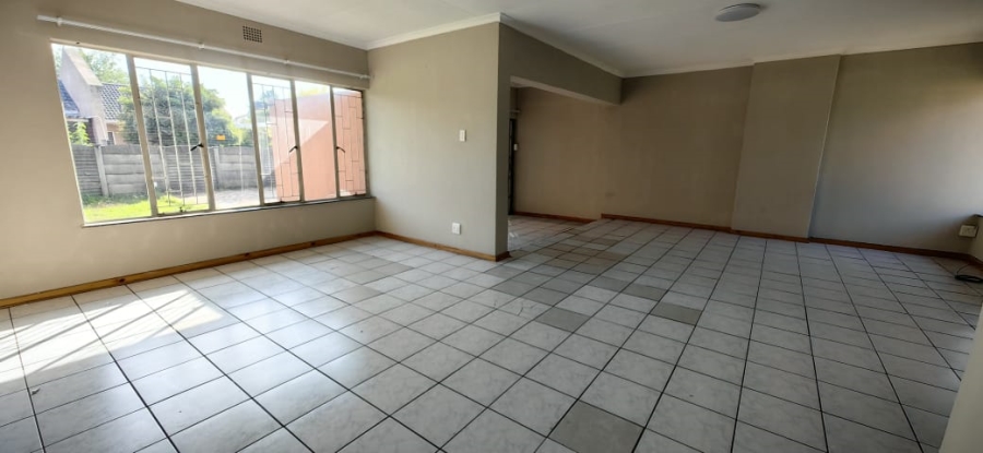 3 Bedroom Property for Sale in Vanderbijlpark SE 6 Gauteng