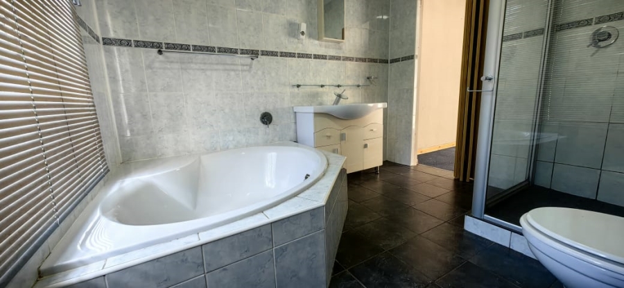 3 Bedroom Property for Sale in Vanderbijlpark SE 6 Gauteng