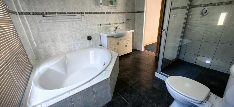 3 Bedroom Property for Sale in Vanderbijlpark SE 6 Gauteng