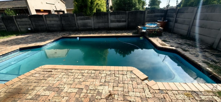 3 Bedroom Property for Sale in Vanderbijlpark SE 6 Gauteng