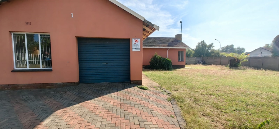 3 Bedroom Property for Sale in Vanderbijlpark SE 6 Gauteng