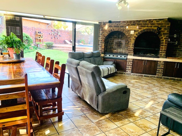 5 Bedroom Property for Sale in Jordaan Park Gauteng