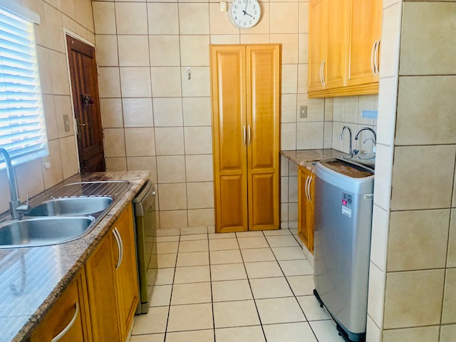5 Bedroom Property for Sale in Jordaan Park Gauteng