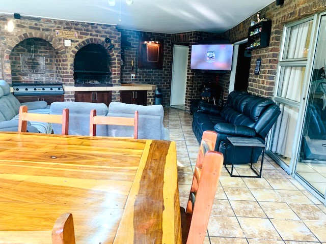 5 Bedroom Property for Sale in Jordaan Park Gauteng