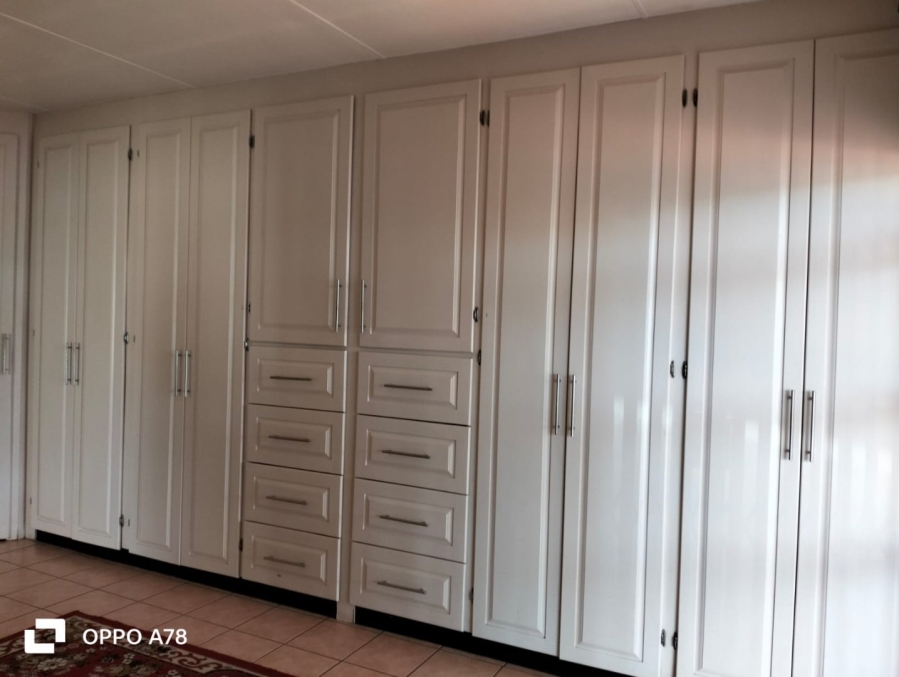 4 Bedroom Property for Sale in Eland Small Gauteng