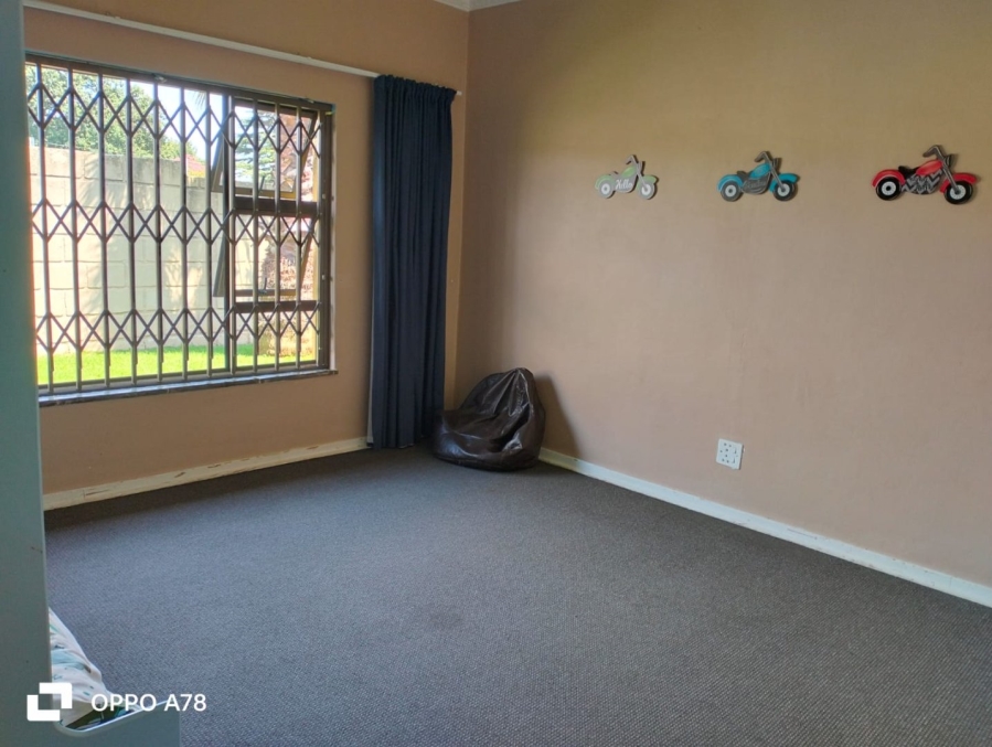 4 Bedroom Property for Sale in Eland Small Gauteng