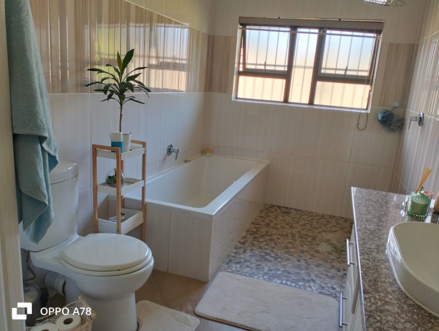 4 Bedroom Property for Sale in Eland Small Gauteng