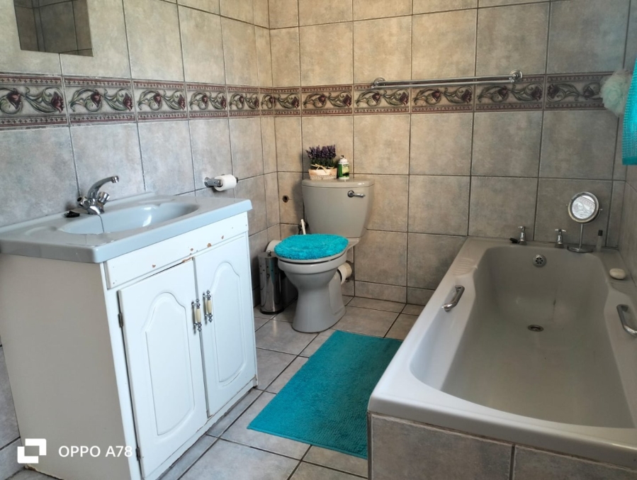 4 Bedroom Property for Sale in Eland Small Gauteng