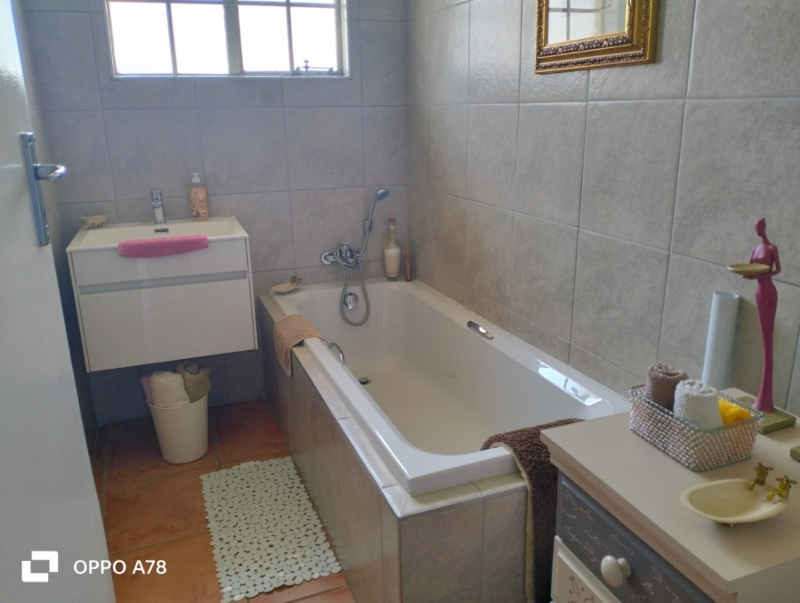 4 Bedroom Property for Sale in Eland Small Gauteng
