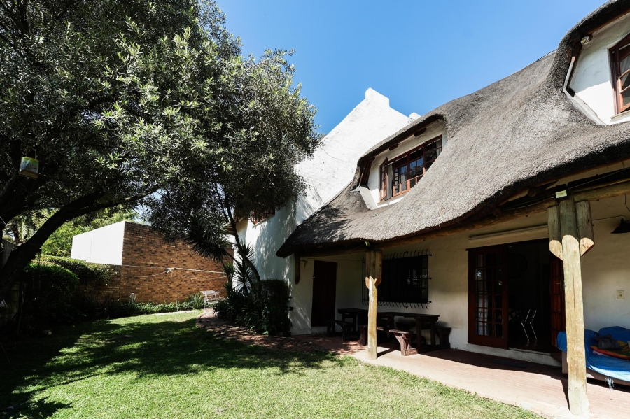 3 Bedroom Property for Sale in Buccleuch Gauteng