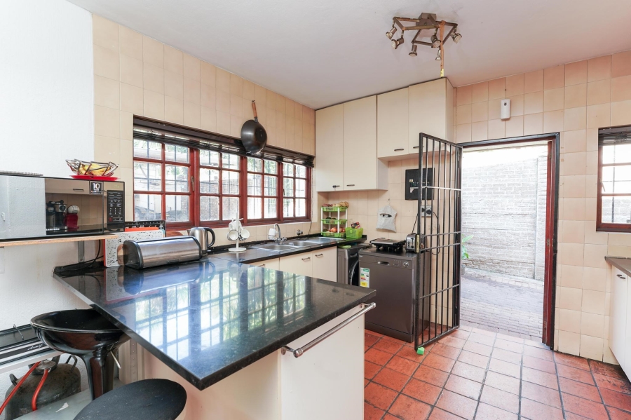 3 Bedroom Property for Sale in Buccleuch Gauteng