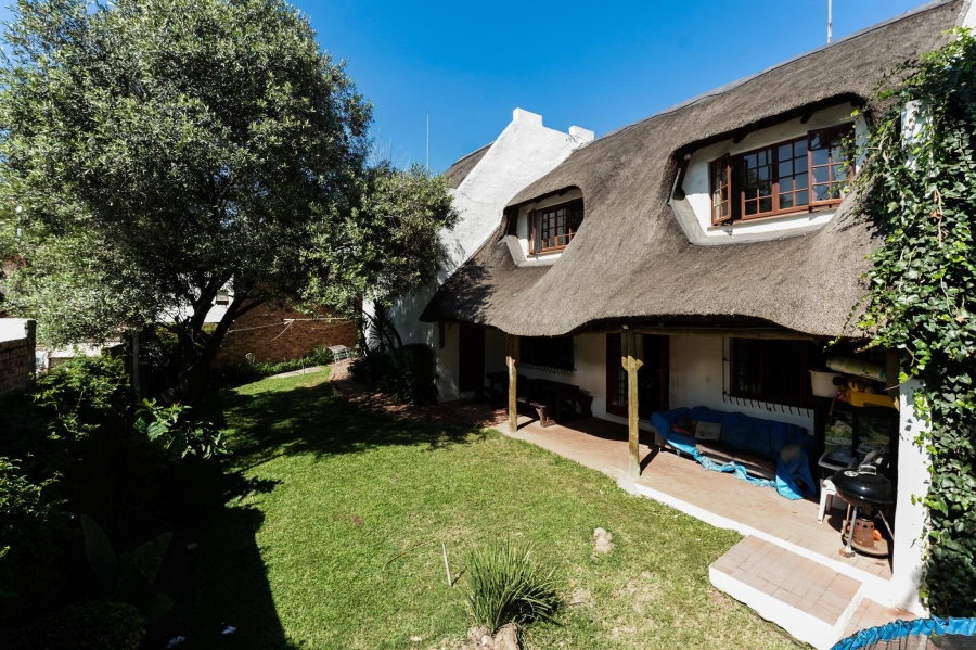 3 Bedroom Property for Sale in Buccleuch Gauteng
