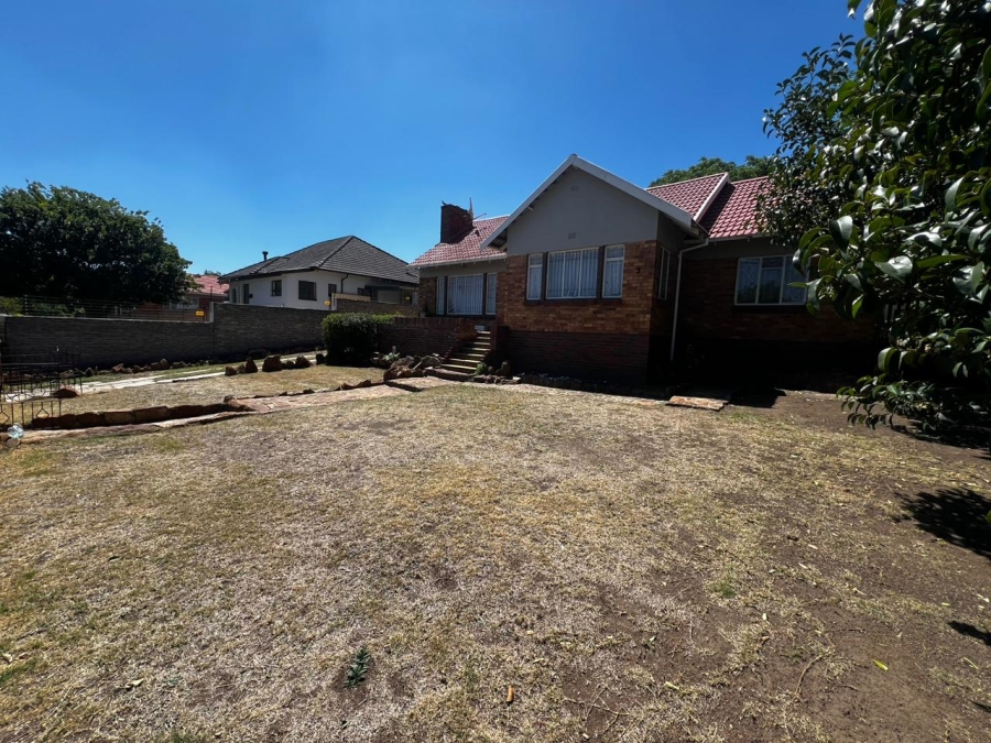 3 Bedroom Property for Sale in Linmeyer Gauteng