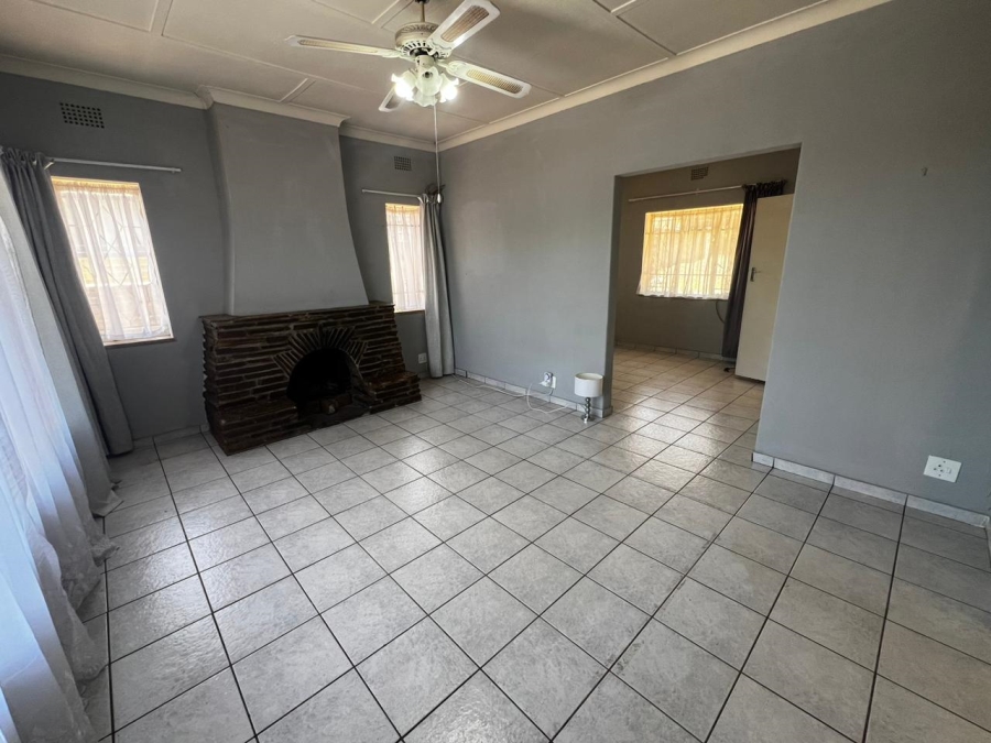 3 Bedroom Property for Sale in Linmeyer Gauteng