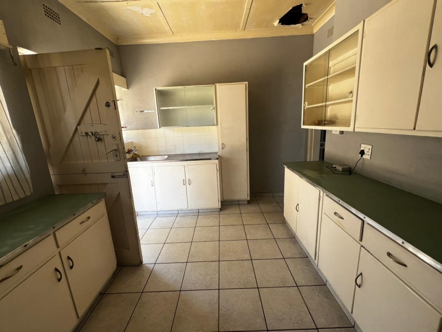 3 Bedroom Property for Sale in Linmeyer Gauteng
