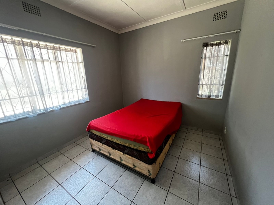 3 Bedroom Property for Sale in Linmeyer Gauteng