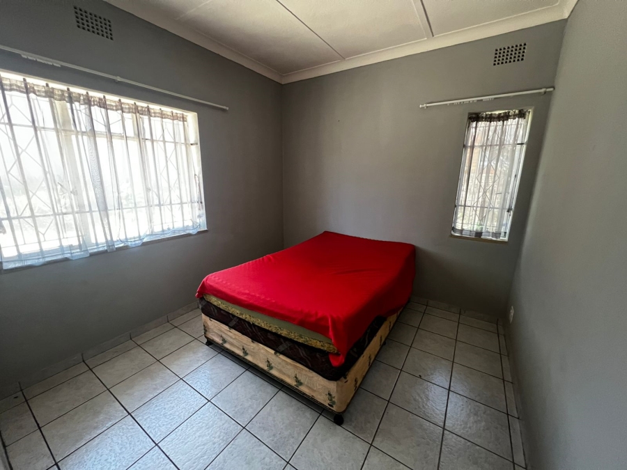 3 Bedroom Property for Sale in Linmeyer Gauteng