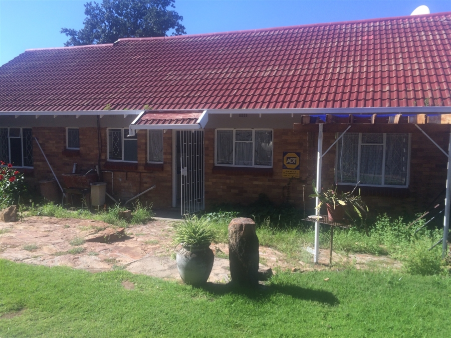 3 Bedroom Property for Sale in Linmeyer Gauteng