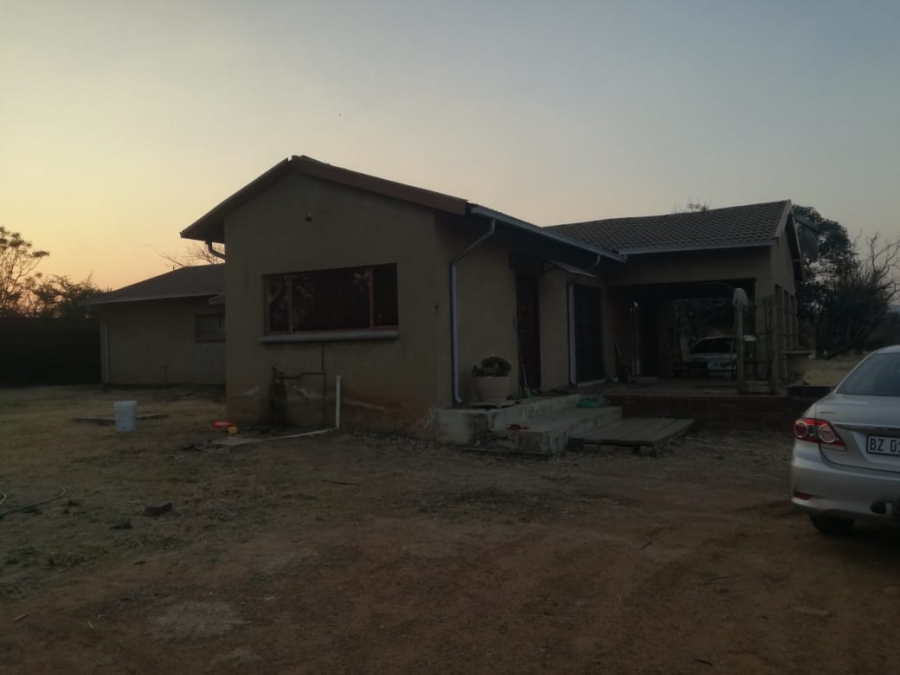 5 Bedroom Property for Sale in Homestead Apple Orchards Gauteng
