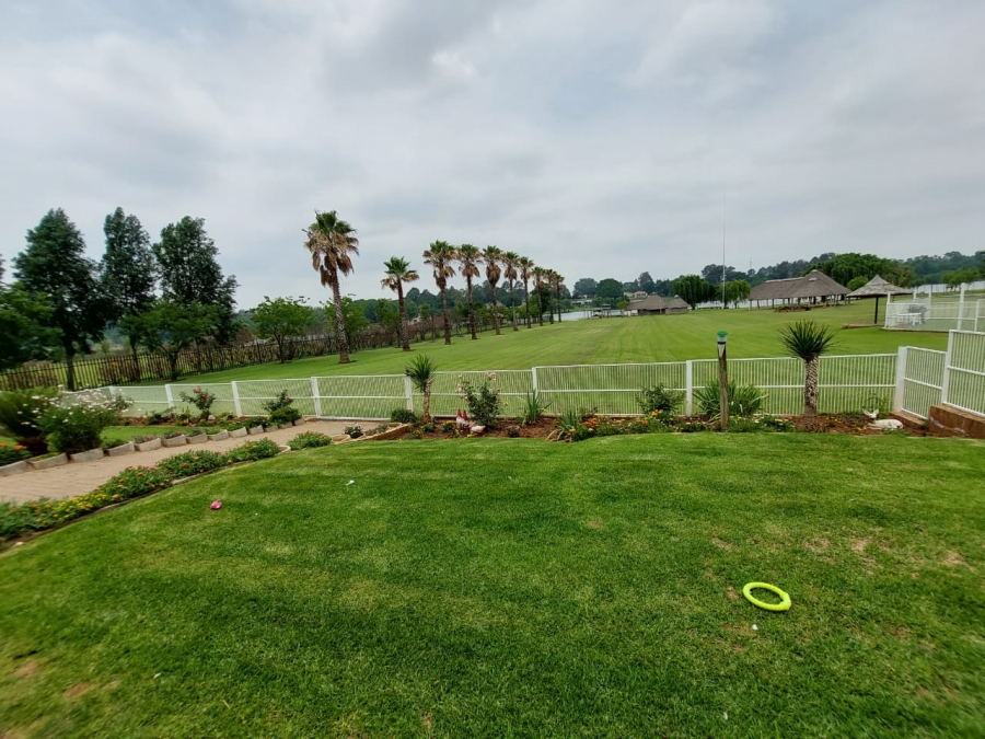 10 Bedroom Property for Sale in Marlbank Gauteng