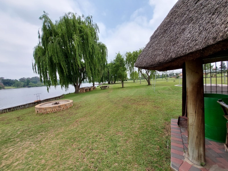 10 Bedroom Property for Sale in Marlbank Gauteng