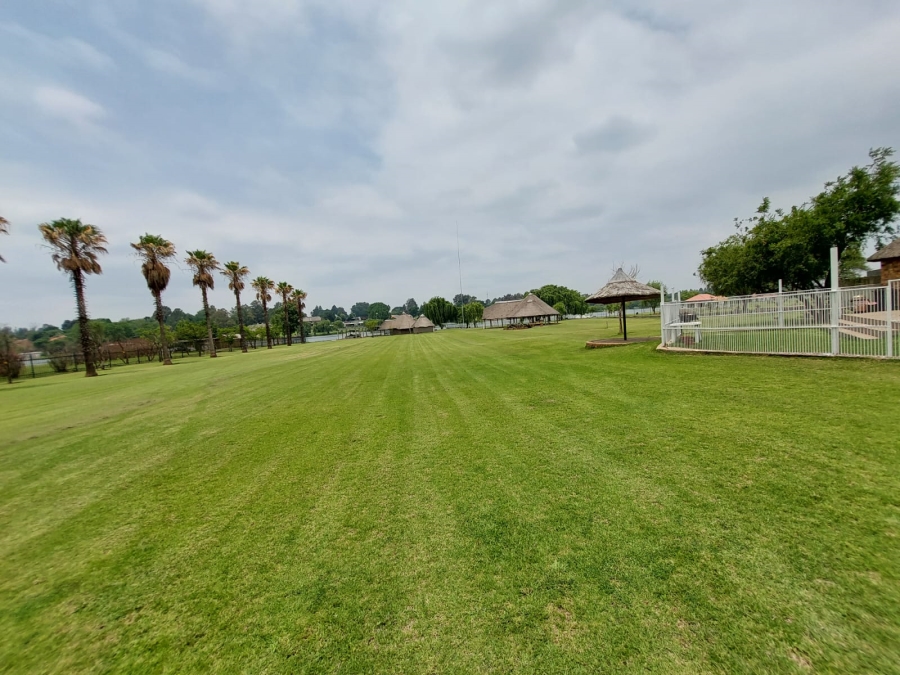 10 Bedroom Property for Sale in Marlbank Gauteng