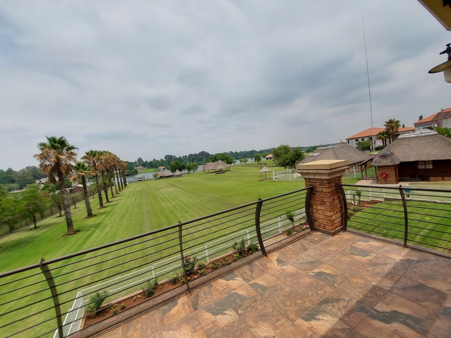 10 Bedroom Property for Sale in Marlbank Gauteng