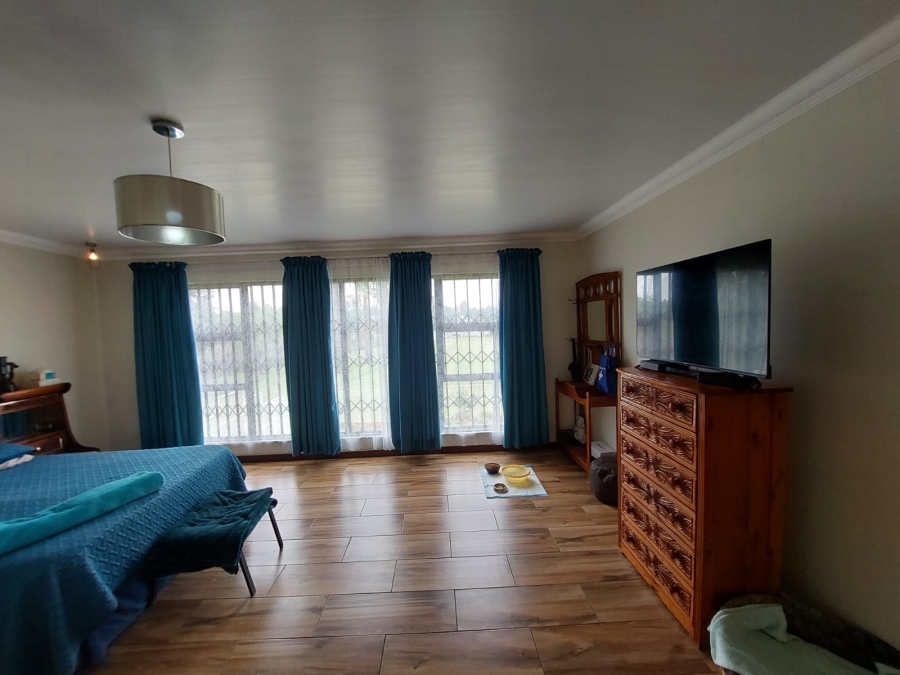 10 Bedroom Property for Sale in Marlbank Gauteng