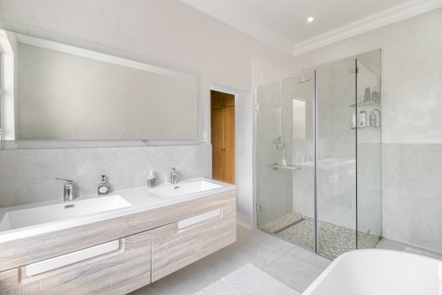 6 Bedroom Property for Sale in Houghton Estate Gauteng