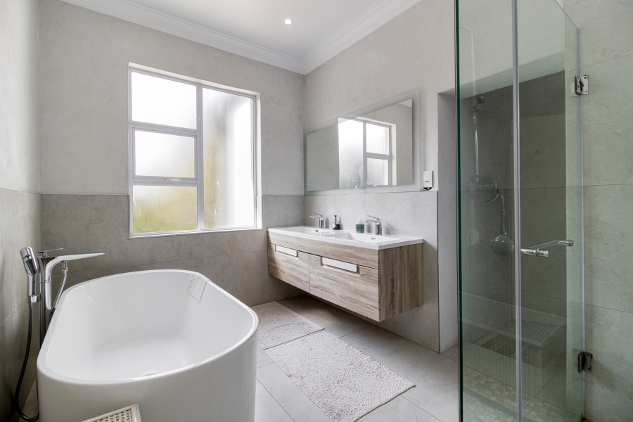 6 Bedroom Property for Sale in Houghton Estate Gauteng