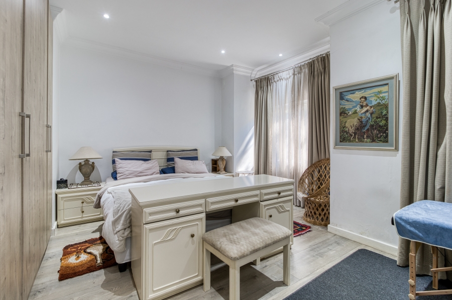 6 Bedroom Property for Sale in Houghton Estate Gauteng