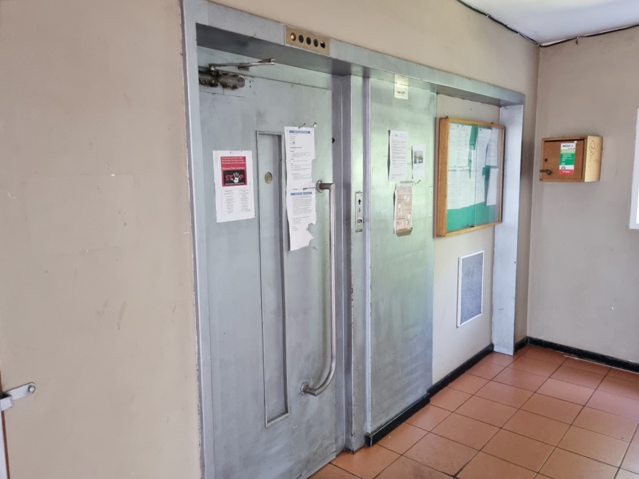 2 Bedroom Property for Sale in Yeoville Gauteng