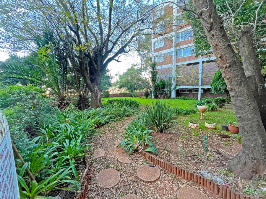 1 Bedroom Property for Sale in Yeoville Gauteng