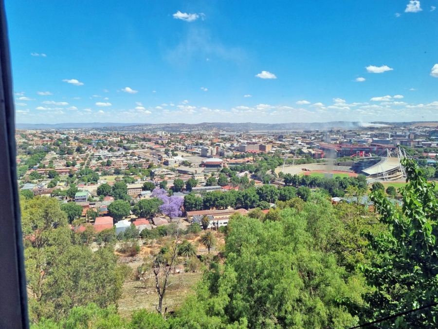 1 Bedroom Property for Sale in Yeoville Gauteng