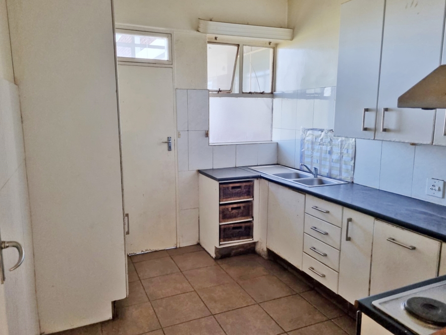1 Bedroom Property for Sale in Yeoville Gauteng