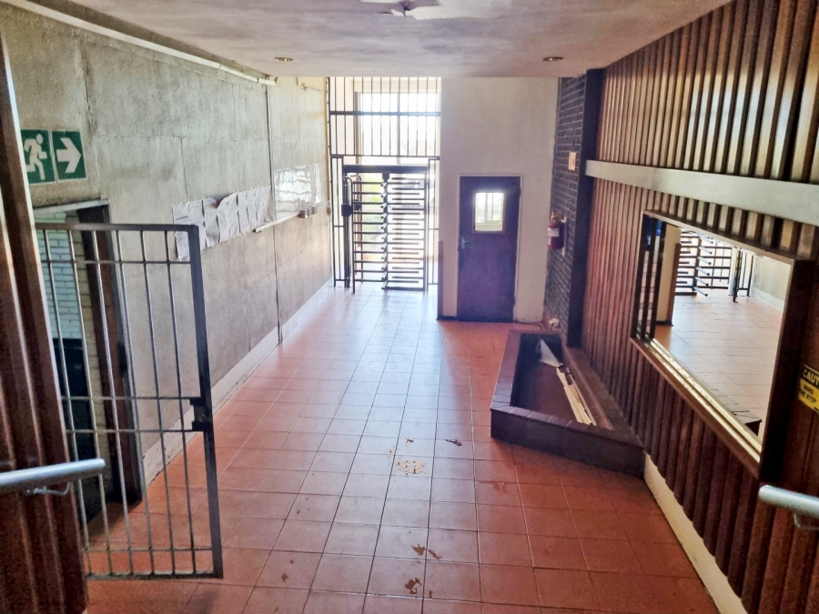 1 Bedroom Property for Sale in Yeoville Gauteng
