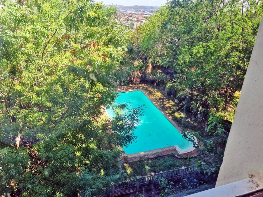 1 Bedroom Property for Sale in Yeoville Gauteng