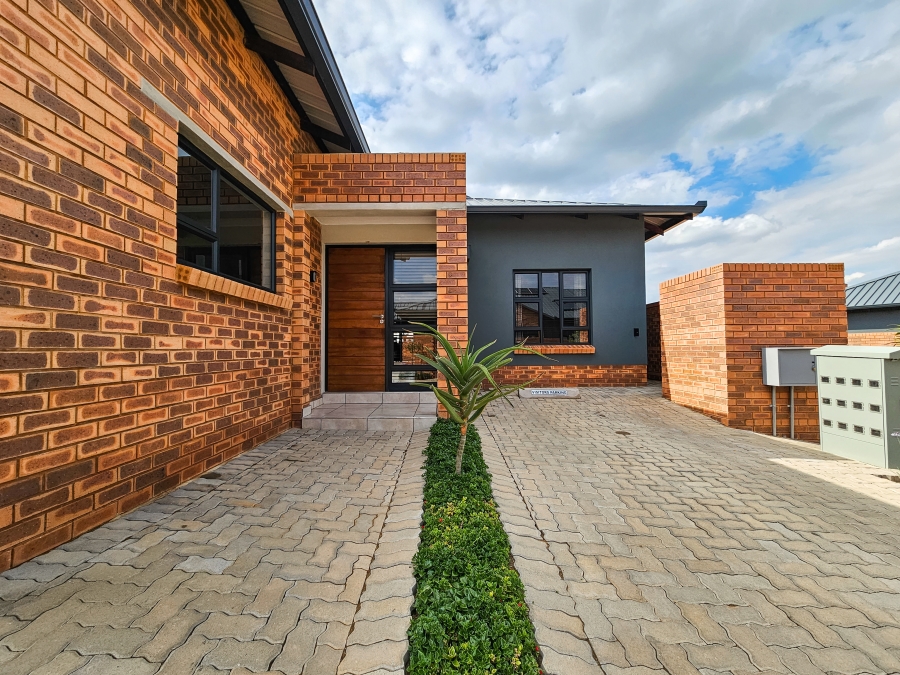 3 Bedroom Property for Sale in Six Fountains Residential Estate Gauteng